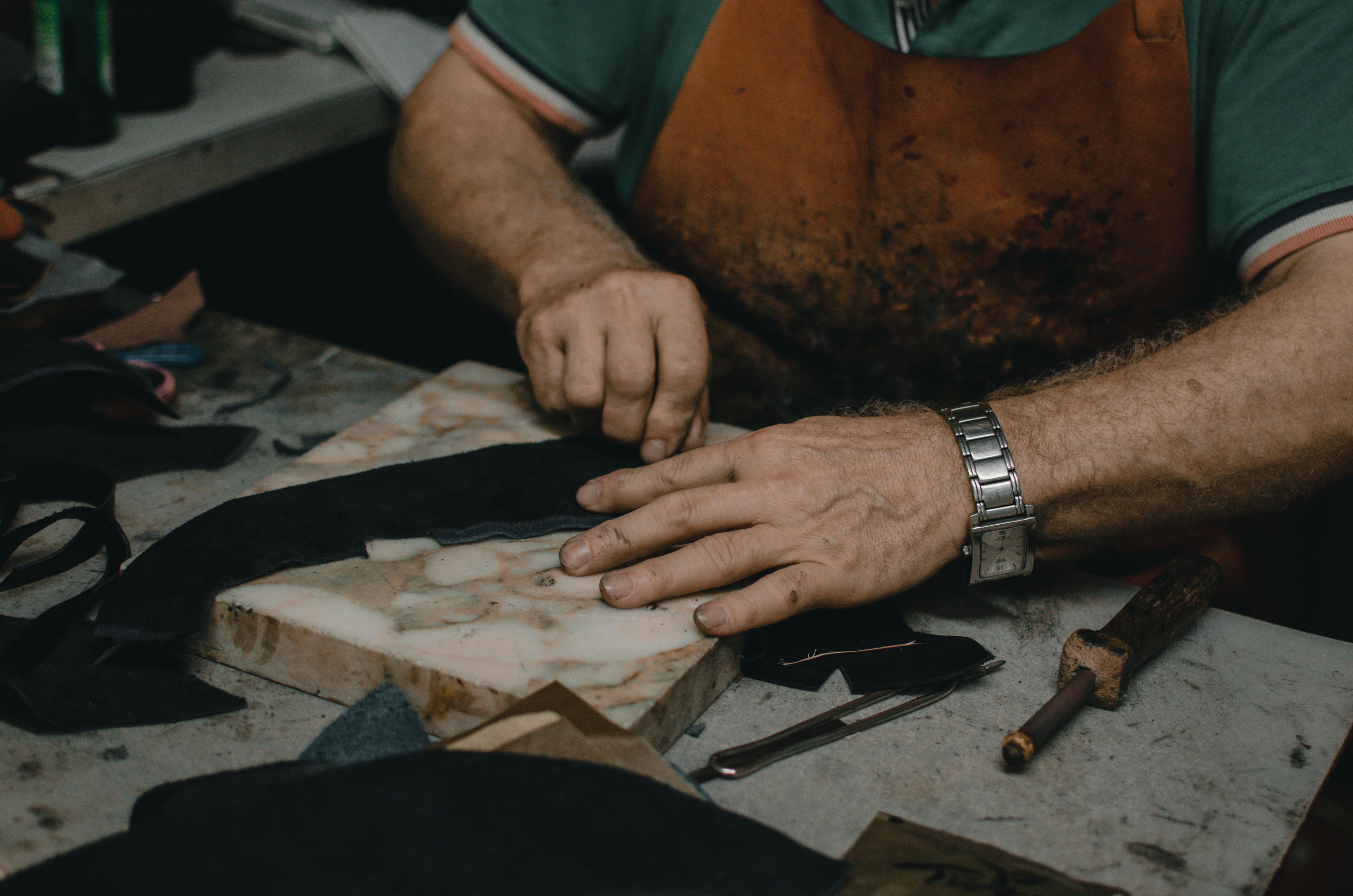 Lavorazione cuoio